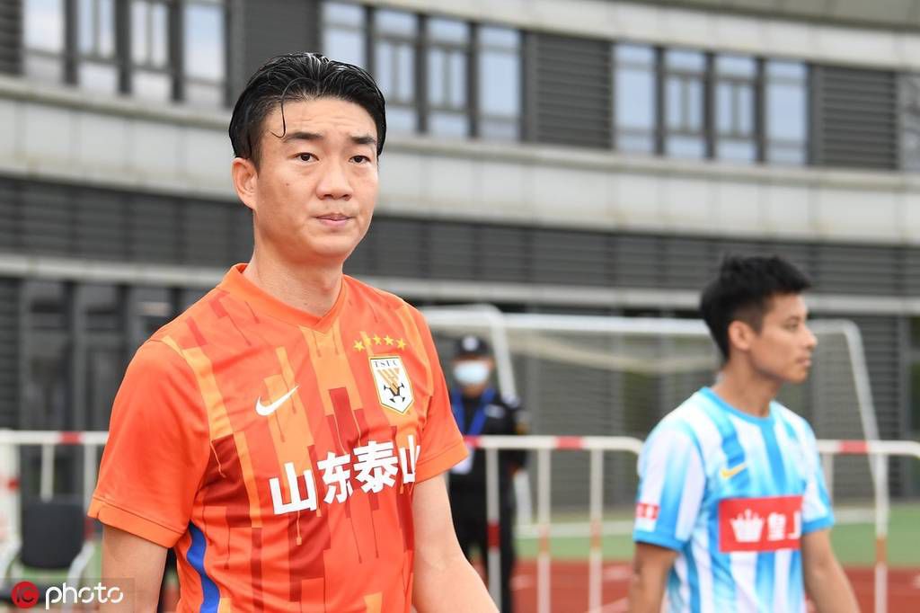 故事环绕西比勒(埃菲拉饰)睁开，她从一个小说家改变为精力阐发师，并在曩昔十年中一向致力于精力阐发。但是在再度起头写作的愿望差遣下，她决议让她的年夜部门病人分开。当西比勒追求创作灵感时，年青女人玛格特(艾克萨勒霍布洛斯饰)在一个夜晚与她联系，乞求往见西比勒，西比勒终究暗示赞成。但是玛格特所诉说的内容，完全把西比勒的糊口倾覆。